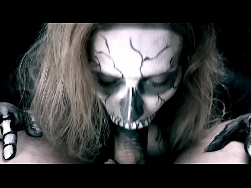 ❤️ Gadis iblis mengisap ayam dengan mulut hitamnya dan menelan air mani. ❤️❌ Video sialan di porno id.xxxtophd.ru ️❤